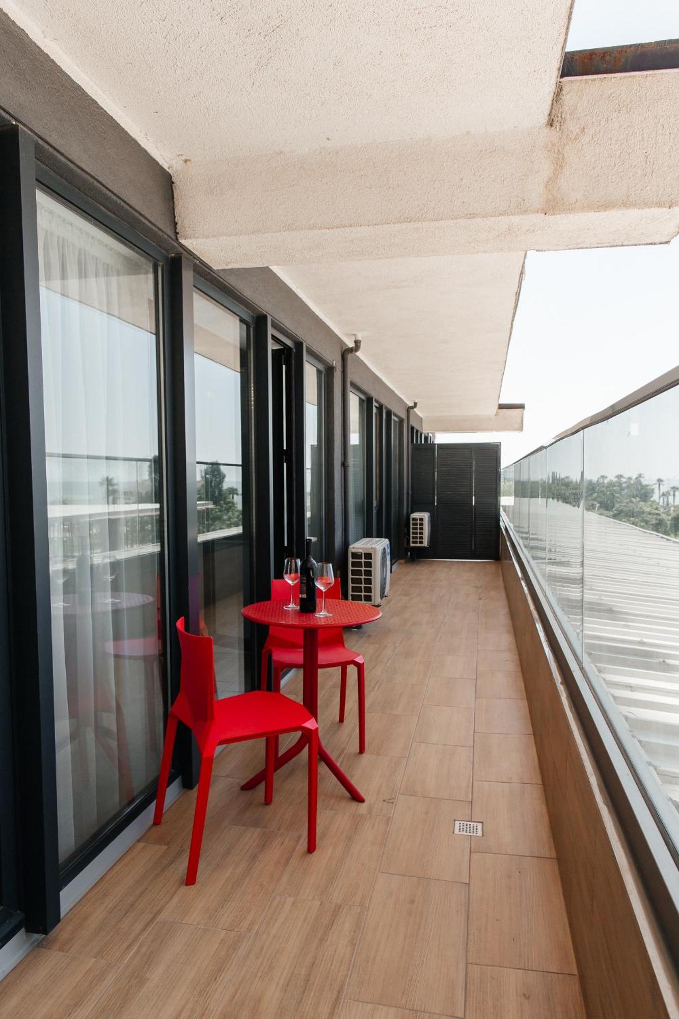 The Spot Apartments - Orbi Beach Tower บาทูมิ ภายนอก รูปภาพ