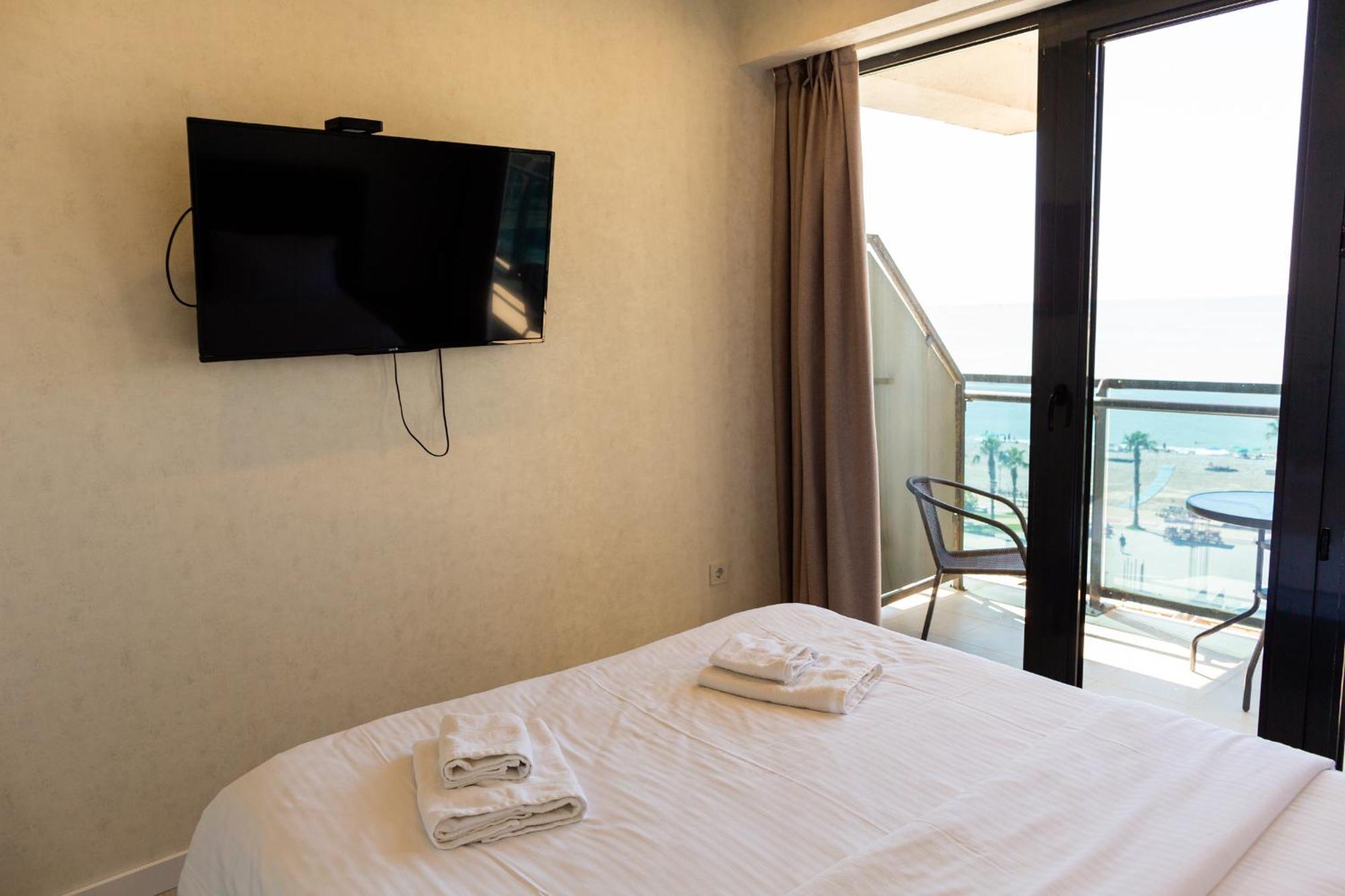 The Spot Apartments - Orbi Beach Tower บาทูมิ ภายนอก รูปภาพ